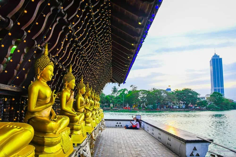 Gangaramaya-Temple-2